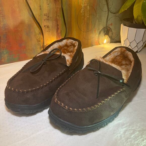 Men's Soft Lining Moccasin Slipper,11 US - Picture 1 of 10